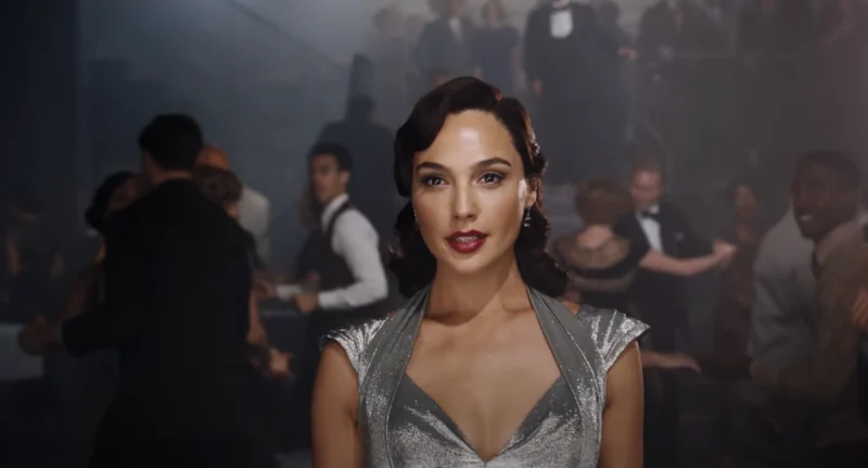 7 Film Gal Gadot Paling Terkenal yang Membuat Namanya Naik Death on the Nile Tile (2022)