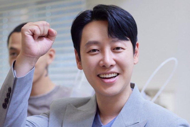 Kim Dong Wook Resmi Menikah dengan Non-Selebriti Kim Dong Wook Resmi Menikah