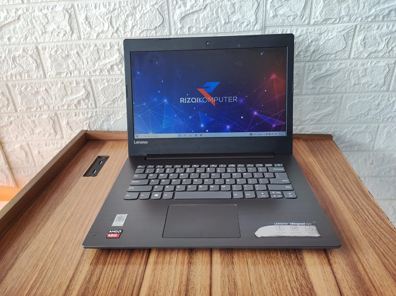 Lenovo IdeaPad 320-14AST