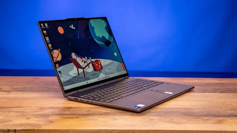 7 Laptop untuk Desain Grafis Terbaik 2024, Cocok Dipakai Kerja Lenovo Yoga 7i