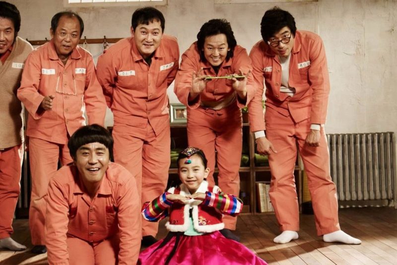 10 Film Korea Sedih, Dijamin Bikin Kamu Nangis Bombay Miracle in Cell No.7 (2013)