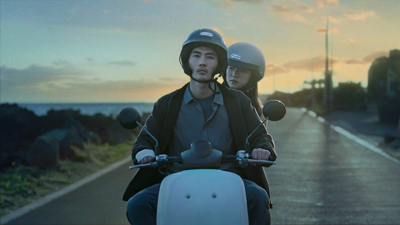 10 Film Gangster Korea Terseru dan Paling Bikin Tegang Night In Paradise (2021)