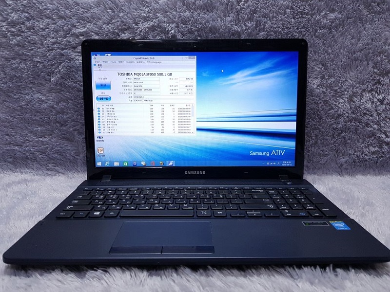 Samsung ATIV Book 2 NP270E4V-K05ID