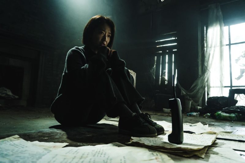 10 Film Horor Korea Paling Seram, Jangan Nonton Sendirian! The Call (2020)