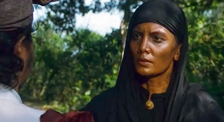 10 Film Jadul Indonesia Legendaris dan Bikin Nostalgia Tjoet Nja' Dhien (1988)