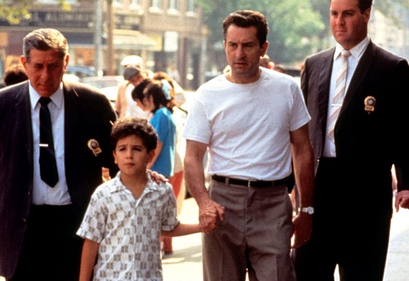 10 Film Mafia Terpopuler Sepanjang Masa, Seru dan Penuh Intrik A Bronx Tale (1993)