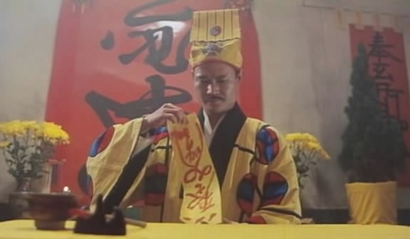 7 Film Vampire China Terbaik Sepanjang Masa, Bikin Nostalgia Mad Mad Ghost (1992)