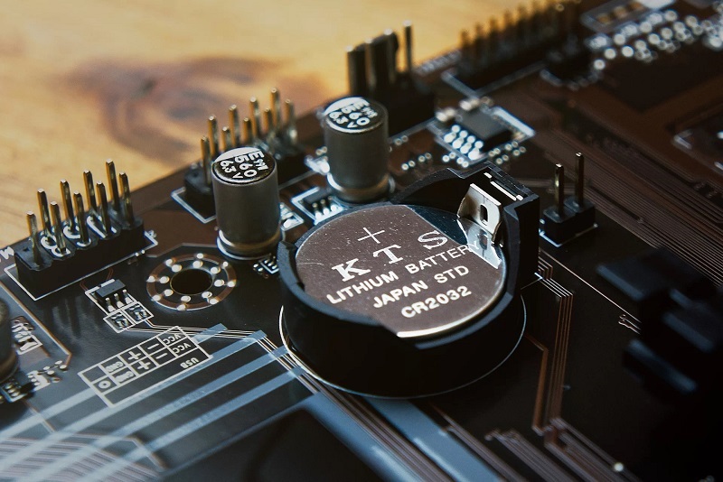 7 Fungsi Motherboard dan Komponen di Dalamnya Baterai CMOS