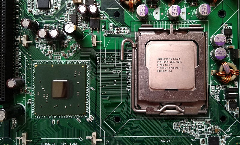 7 Fungsi Motherboard dan Komponen di Dalamnya Chipset