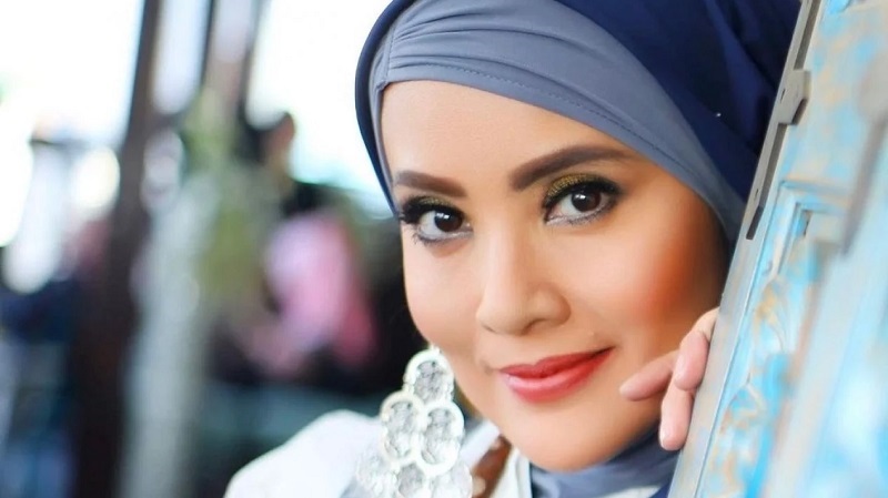 10 Artis Cantik Indonesia Jaman Dulu, Tenar di Era 90-an Elma Theana