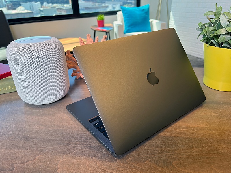 MacBook Pro M2